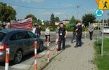 Blokada ronda w Ludwinie: mieszkańcy żądają remontu drogi (zdjęcie 3)