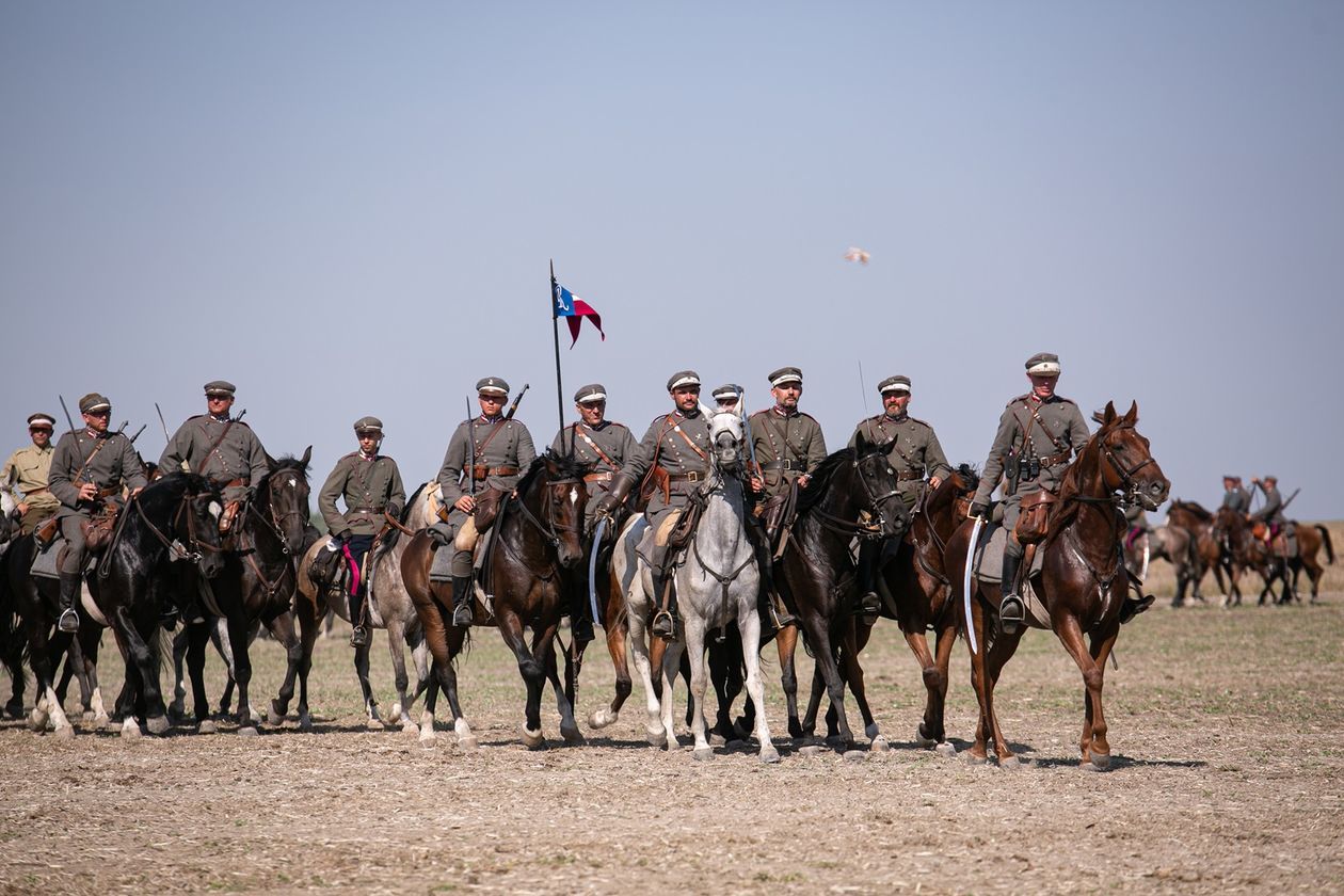  Bitwa pod Komarowem 2020. Rekonstrukcja historyczna (zdjęcie 1) - Autor: Kazimierz Chmiel