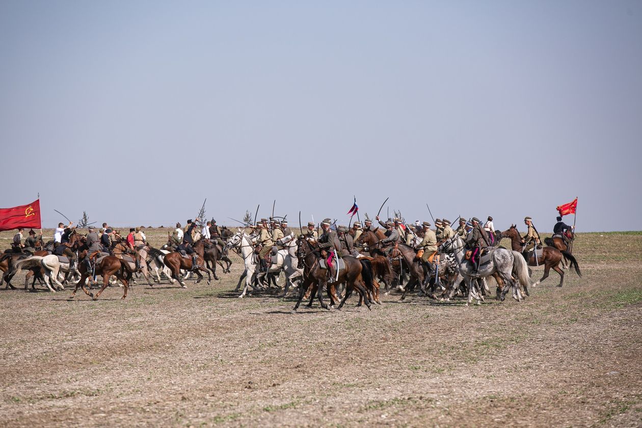  Bitwa pod Komarowem 2020. Rekonstrukcja historyczna (zdjęcie 1) - Autor: Kazimierz Chmiel