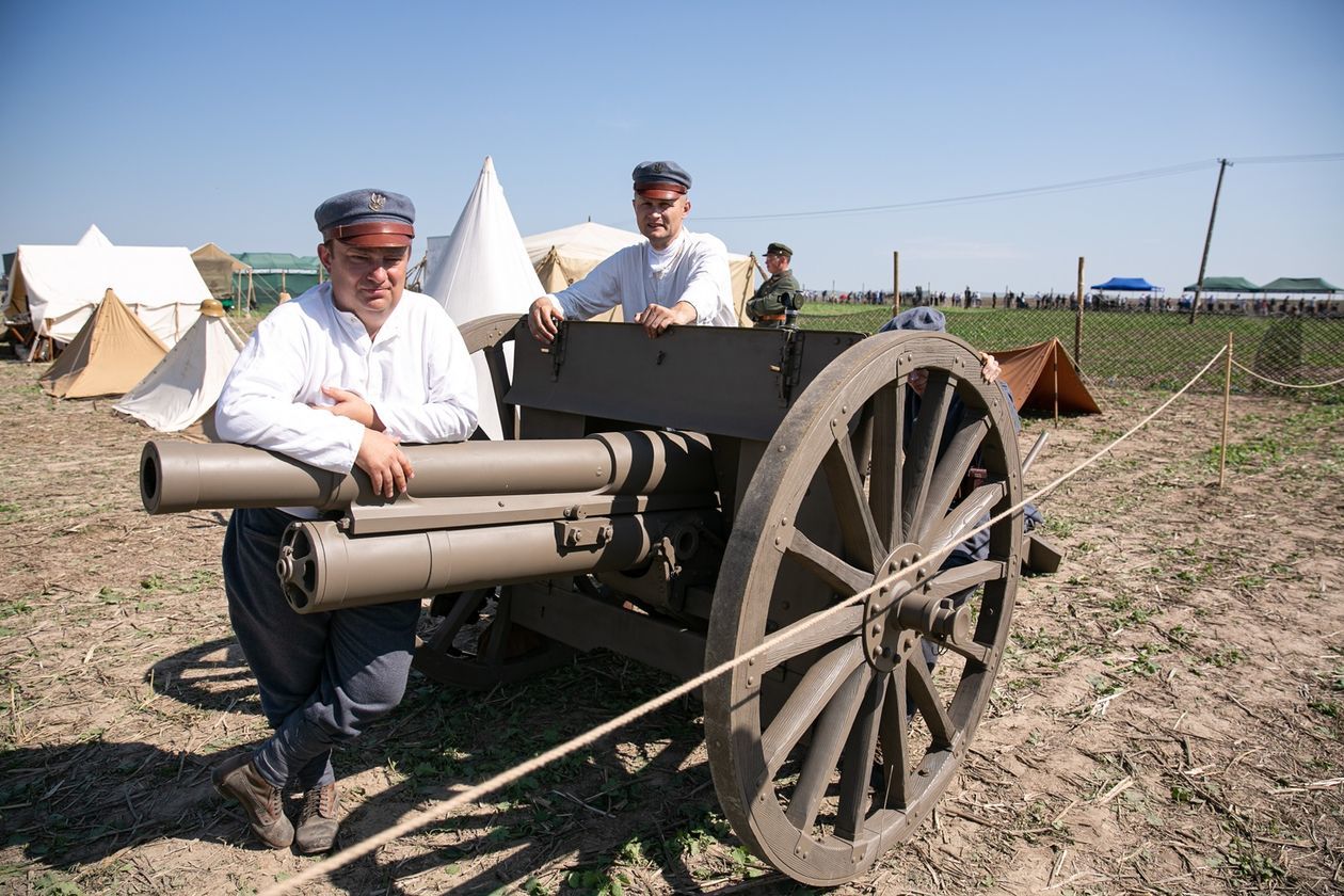  Bitwa pod Komarowem 2020. Rekonstrukcja historyczna (zdjęcie 1) - Autor: Kazimierz Chmiel