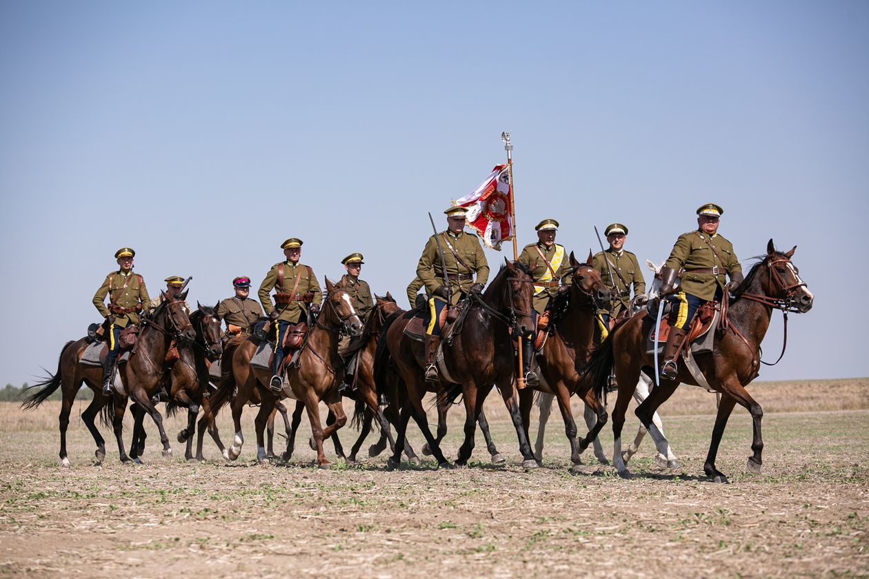  Bitwa pod Komarowem 2020. Rekonstrukcja historyczna (zdjęcie 1) - Autor: Kazimierz Chmiel