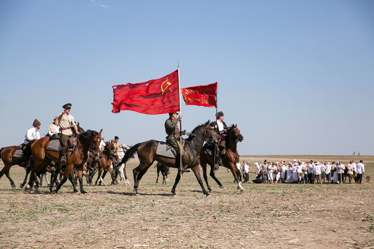  Bitwa pod Komarowem 2020. Rekonstrukcja historyczna (zdjęcie 1) - Autor: Kazimierz Chmiel