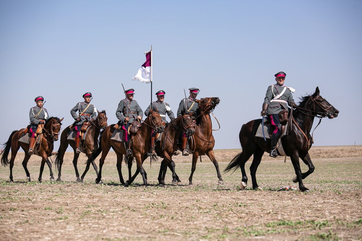  Bitwa pod Komarowem 2020. Rekonstrukcja historyczna (zdjęcie 1) - Autor: Kazimierz Chmiel