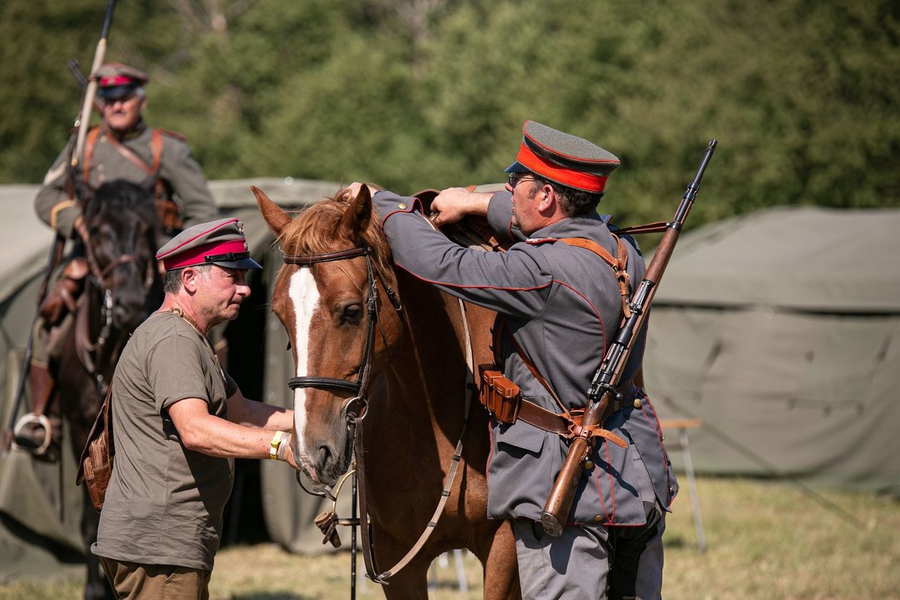  Bitwa pod Komarowem 2020. Rekonstrukcja historyczna (zdjęcie 1) - Autor: Kazimierz Chmiel