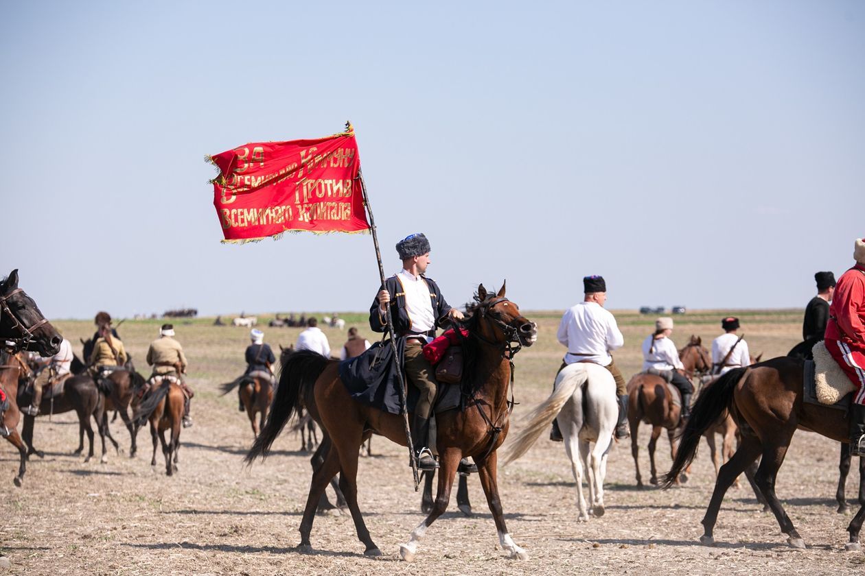  Bitwa pod Komarowem 2020. Rekonstrukcja historyczna (zdjęcie 1) - Autor: Kazimierz Chmiel