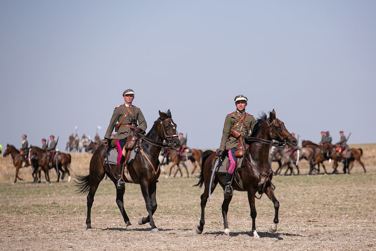  Bitwa pod Komarowem 2020. Rekonstrukcja historyczna (zdjęcie 1) - Autor: Kazimierz Chmiel