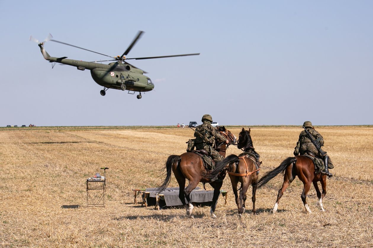  Bitwa pod Komarowem 2020. Rekonstrukcja historyczna (zdjęcie 1) - Autor: Kazimierz Chmiel