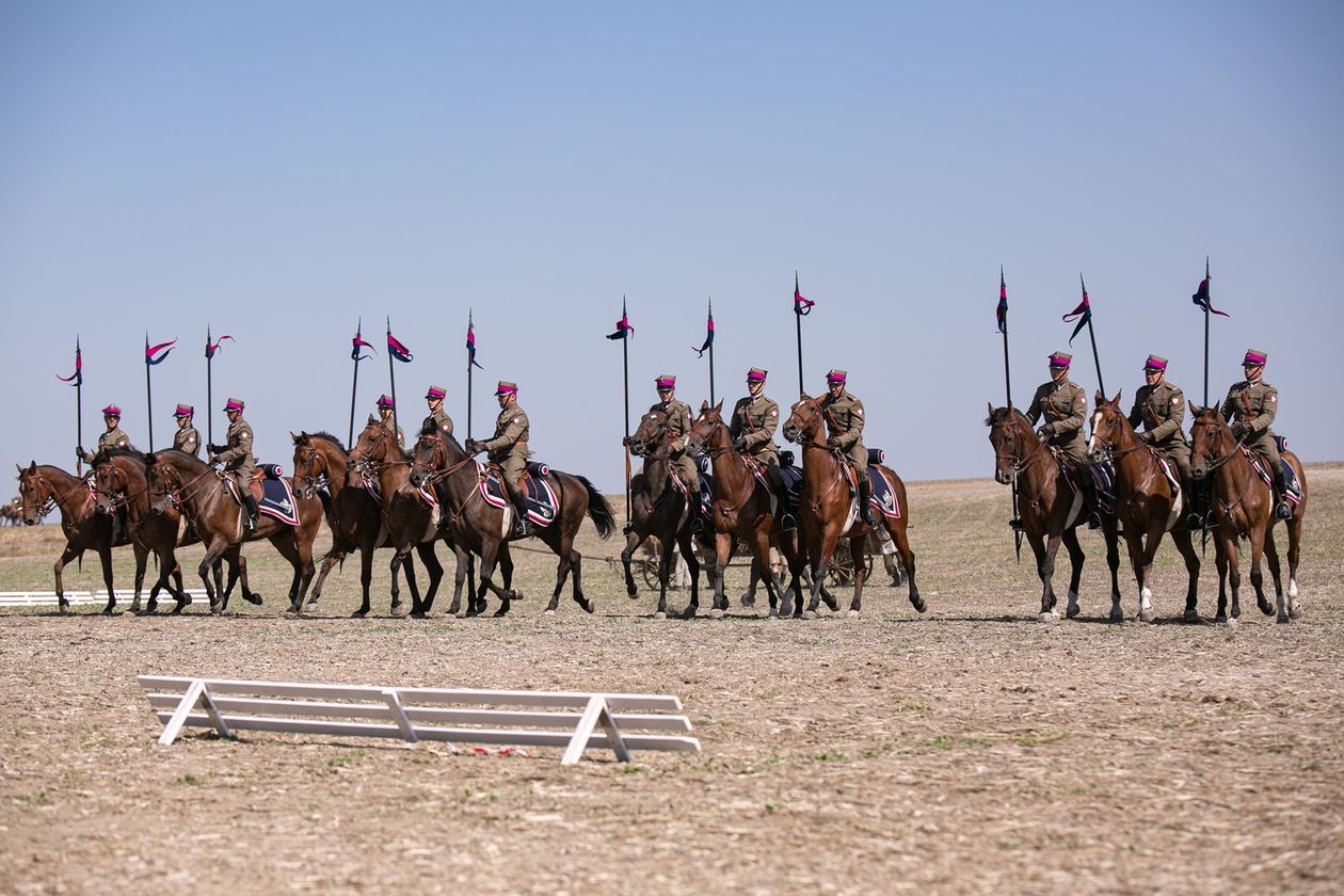  Bitwa pod Komarowem 2020. Rekonstrukcja historyczna (zdjęcie 1) - Autor: Kazimierz Chmiel