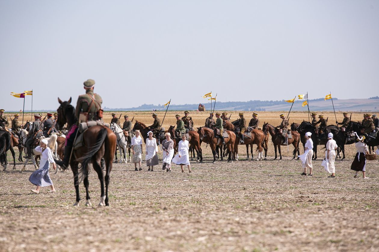  Bitwa pod Komarowem 2020. Rekonstrukcja historyczna (zdjęcie 1) - Autor: Kazimierz Chmiel