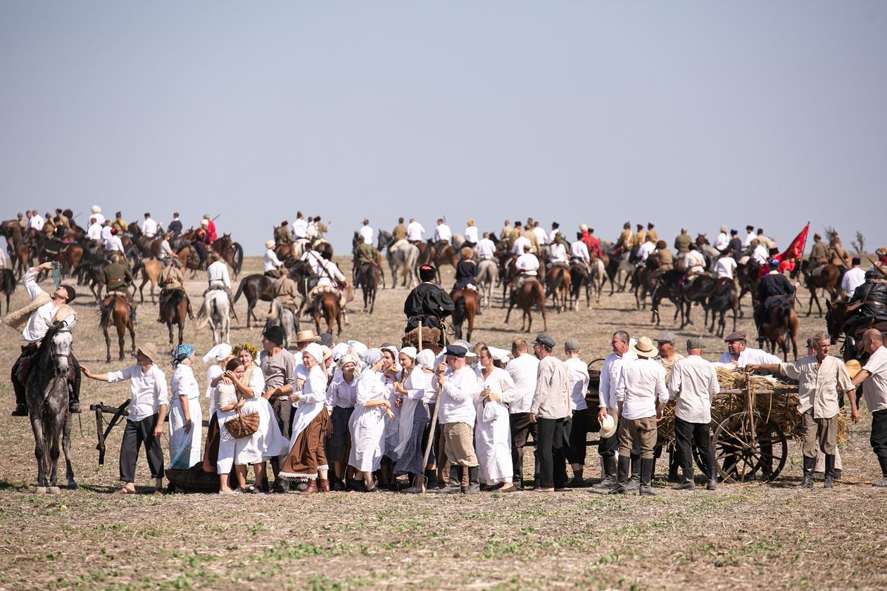  Bitwa pod Komarowem 2020. Rekonstrukcja historyczna (zdjęcie 1) - Autor: Kazimierz Chmiel