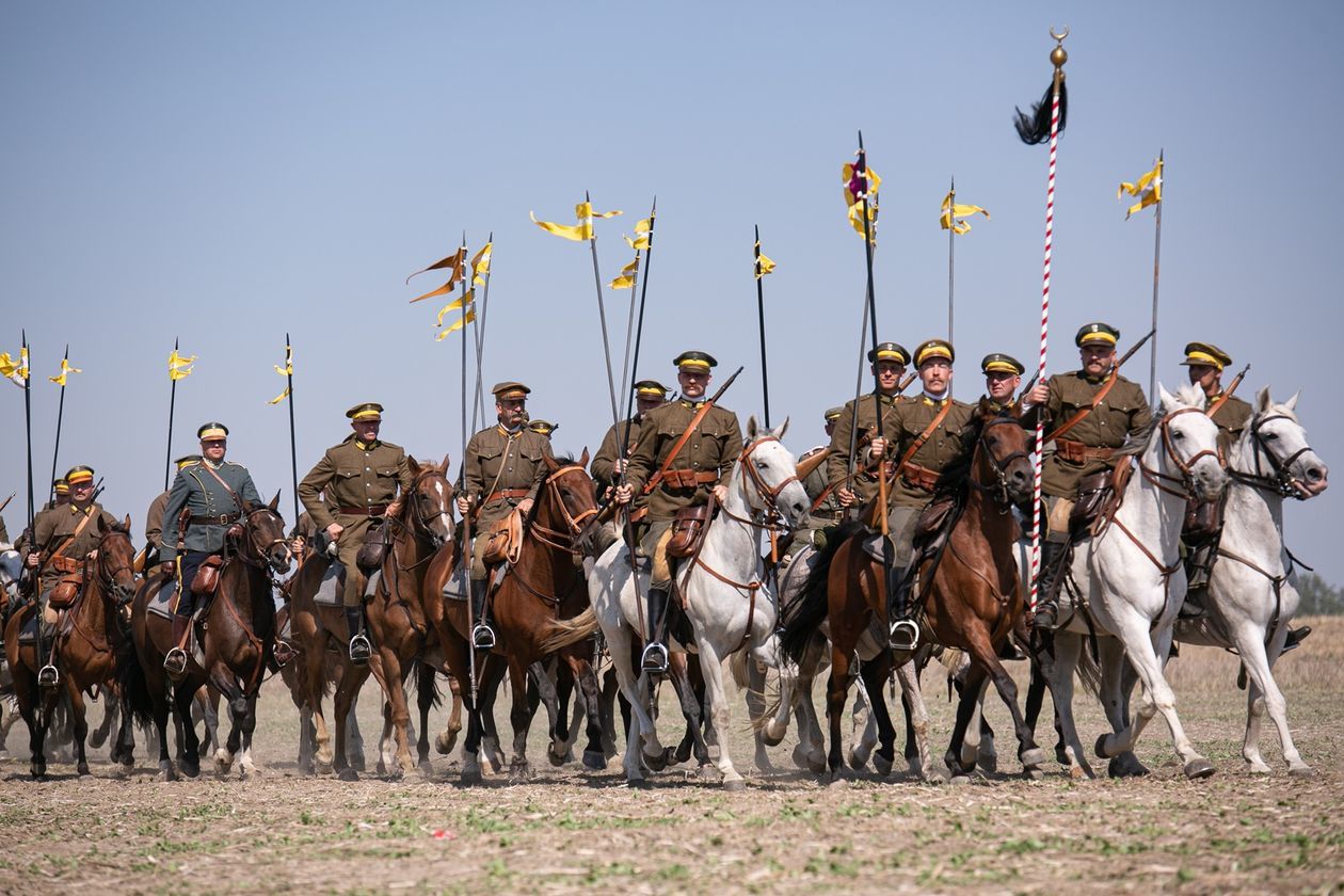  Bitwa pod Komarowem 2020. Rekonstrukcja historyczna (zdjęcie 1) - Autor: Kazimierz Chmiel