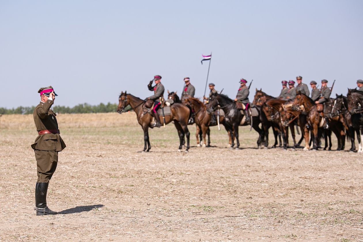  Bitwa pod Komarowem 2020. Rekonstrukcja historyczna (zdjęcie 1) - Autor: Kazimierz Chmiel