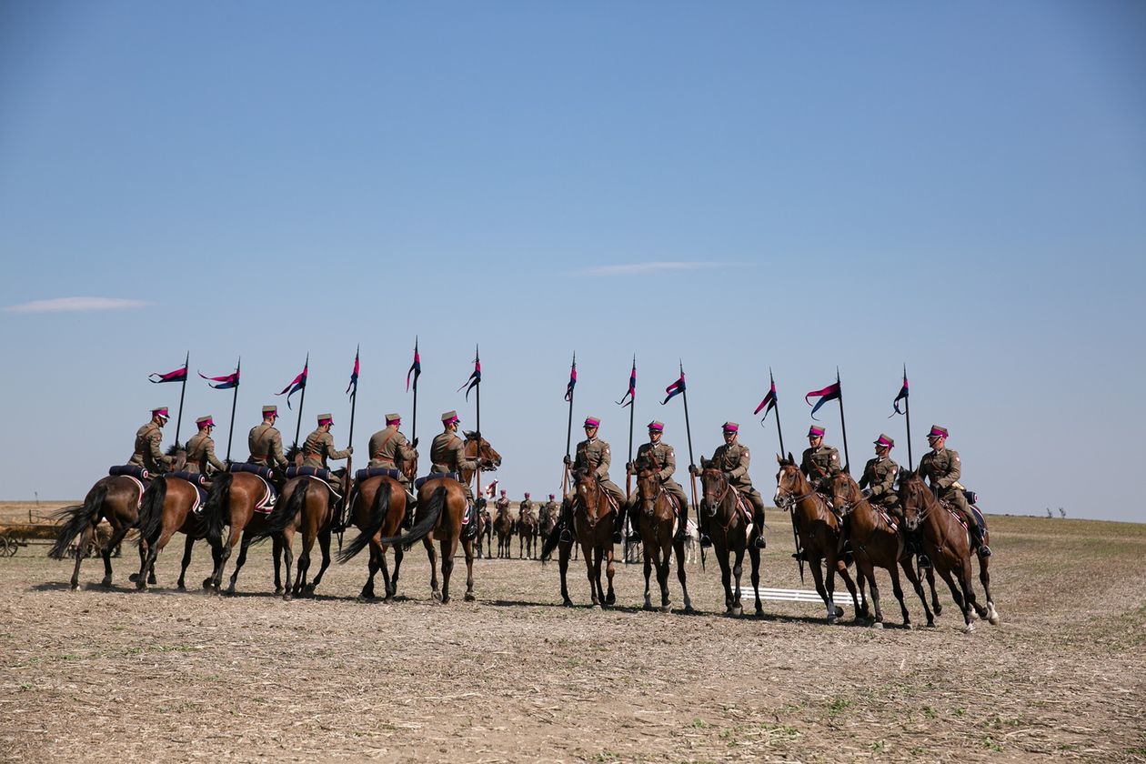  Bitwa pod Komarowem 2020. Rekonstrukcja historyczna (zdjęcie 1) - Autor: Kazimierz Chmiel