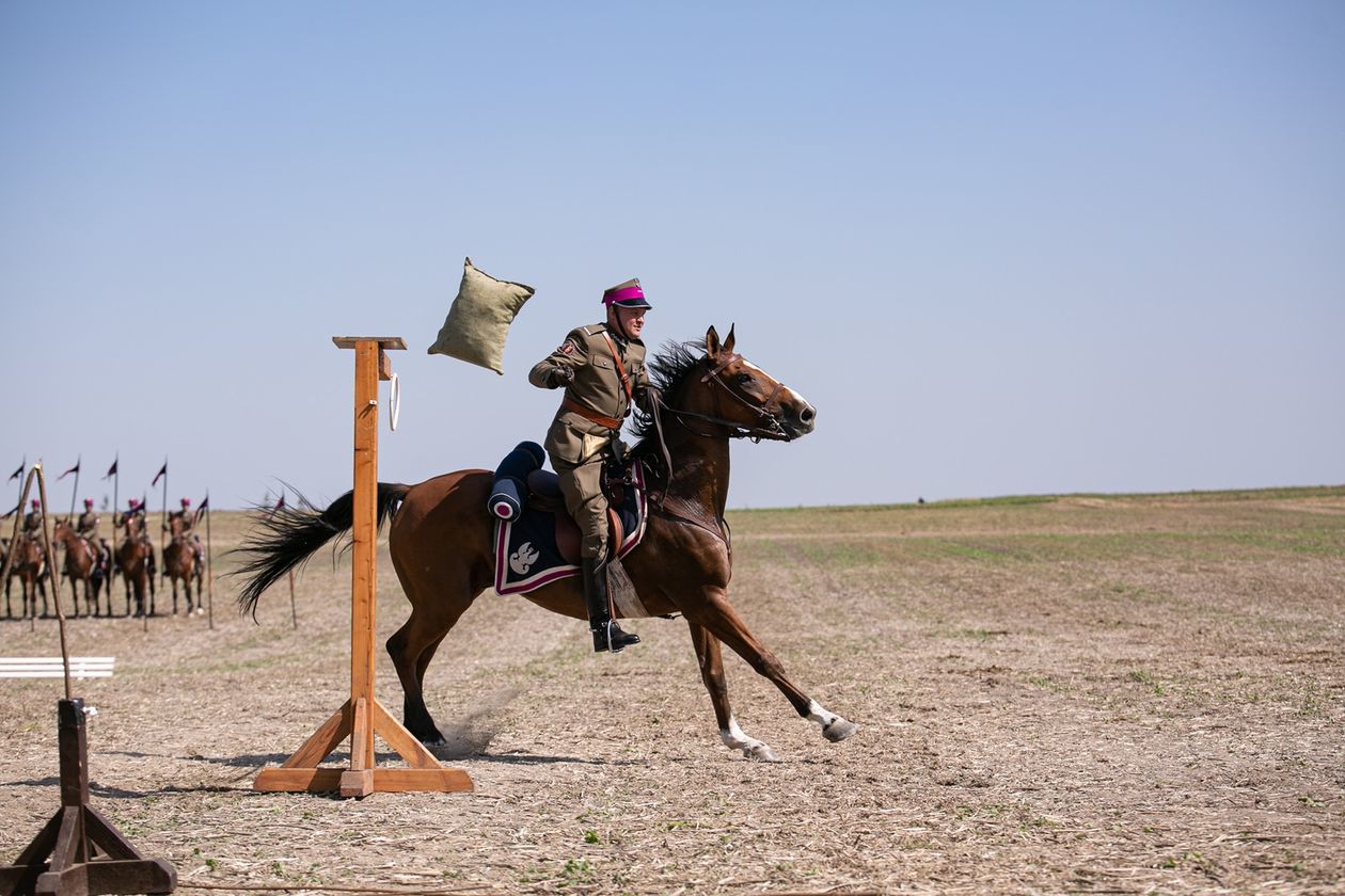  Bitwa pod Komarowem 2020. Rekonstrukcja historyczna (zdjęcie 1) - Autor: Kazimierz Chmiel