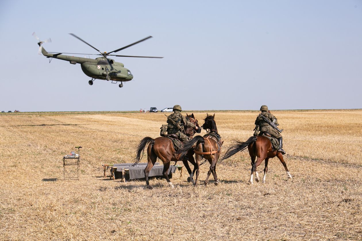  Bitwa pod Komarowem 2020. Rekonstrukcja historyczna (zdjęcie 1) - Autor: Kazimierz Chmiel