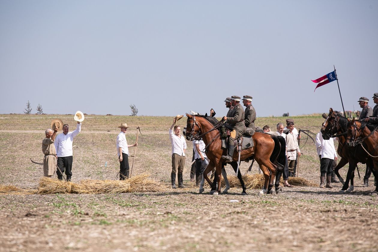  Bitwa pod Komarowem 2020. Rekonstrukcja historyczna (zdjęcie 1) - Autor: Kazimierz Chmiel