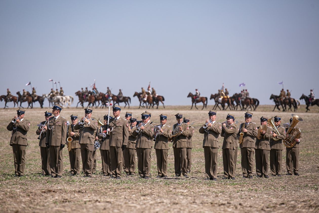  Bitwa pod Komarowem 2020. Rekonstrukcja historyczna (zdjęcie 1) - Autor: Kazimierz Chmiel