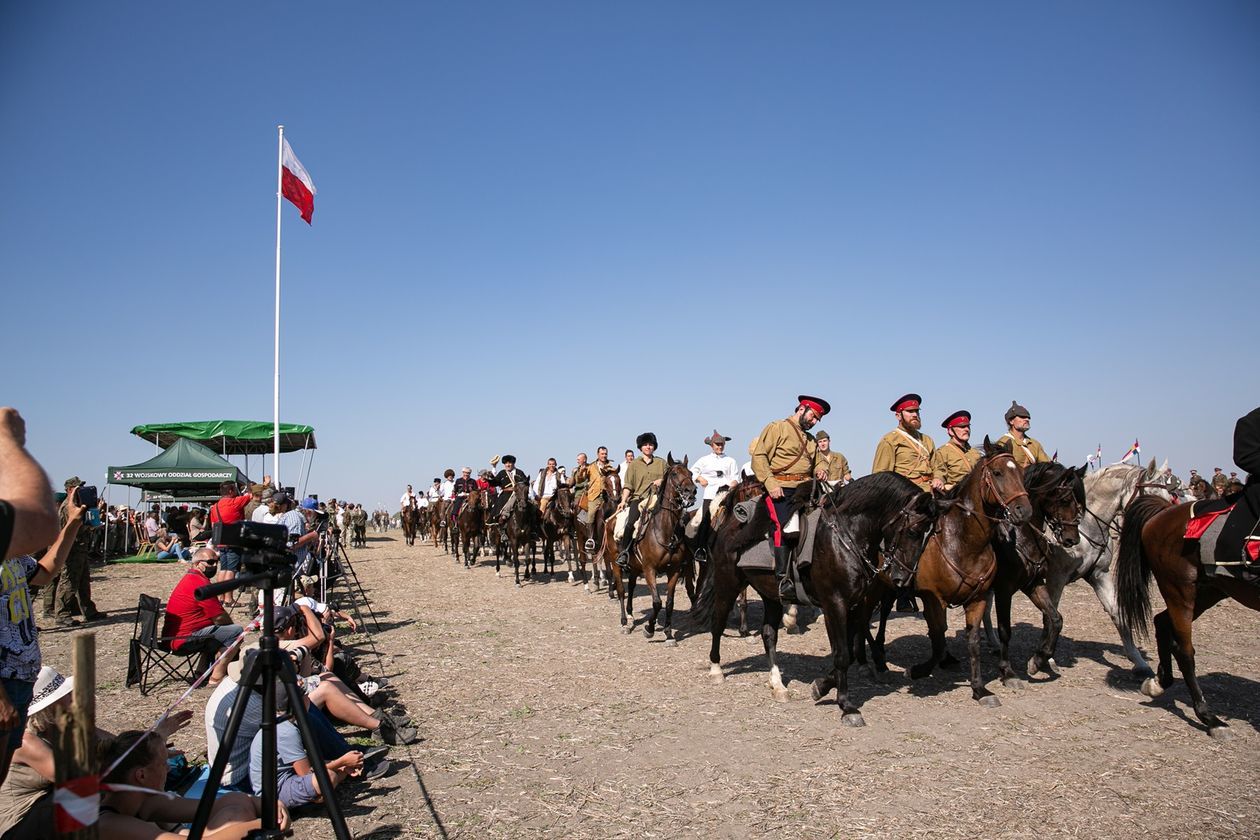  Bitwa pod Komarowem 2020. Rekonstrukcja historyczna (zdjęcie 1) - Autor: Kazimierz Chmiel