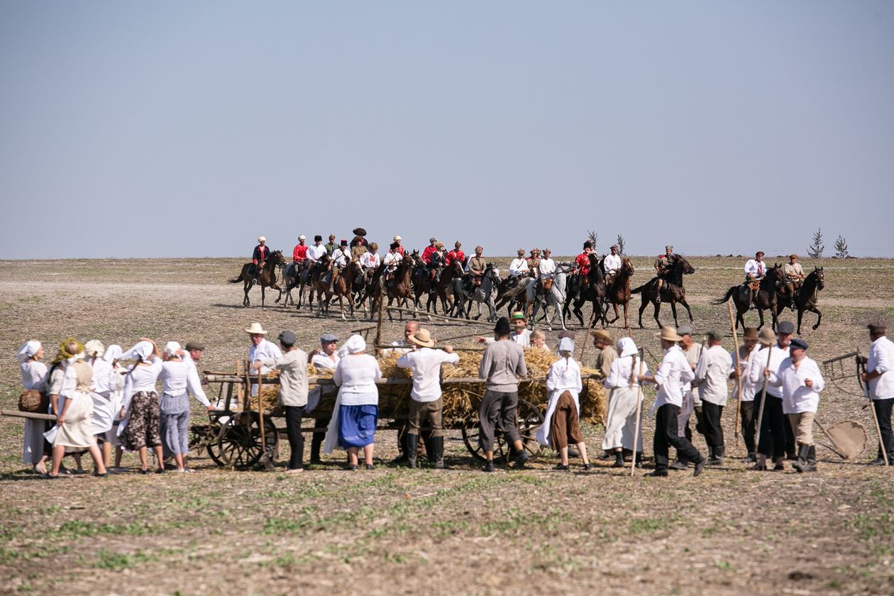  Bitwa pod Komarowem 2020. Rekonstrukcja historyczna (zdjęcie 1) - Autor: Kazimierz Chmiel