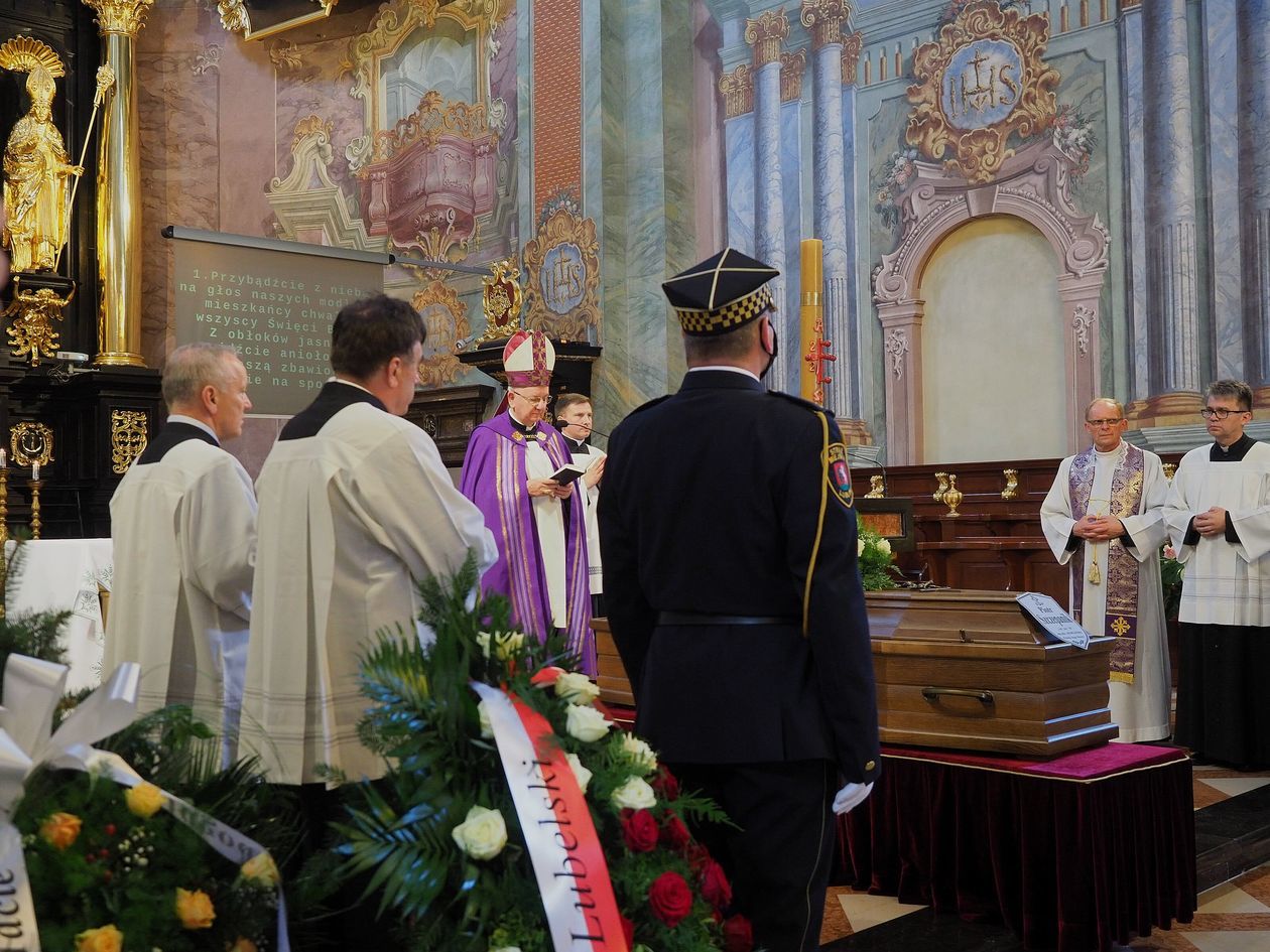  Nabożeństwo żałobne Piotra Szczepanika w lubelskiej archikatedrze (zdjęcie 1) - Autor: Iwona Burdzanowska