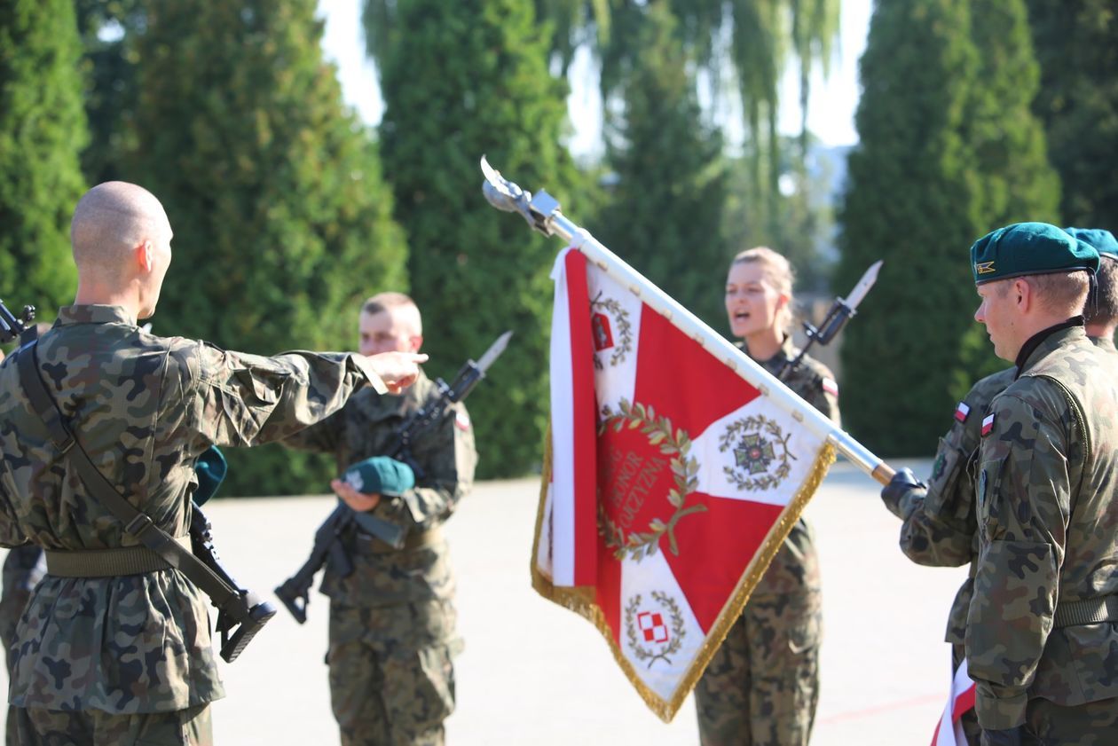  Przysięga wojskowa w 19. Lubelskiej Brygadzie Zmechanizowanej (zdjęcie 1) - Autor: Piotr Michalski