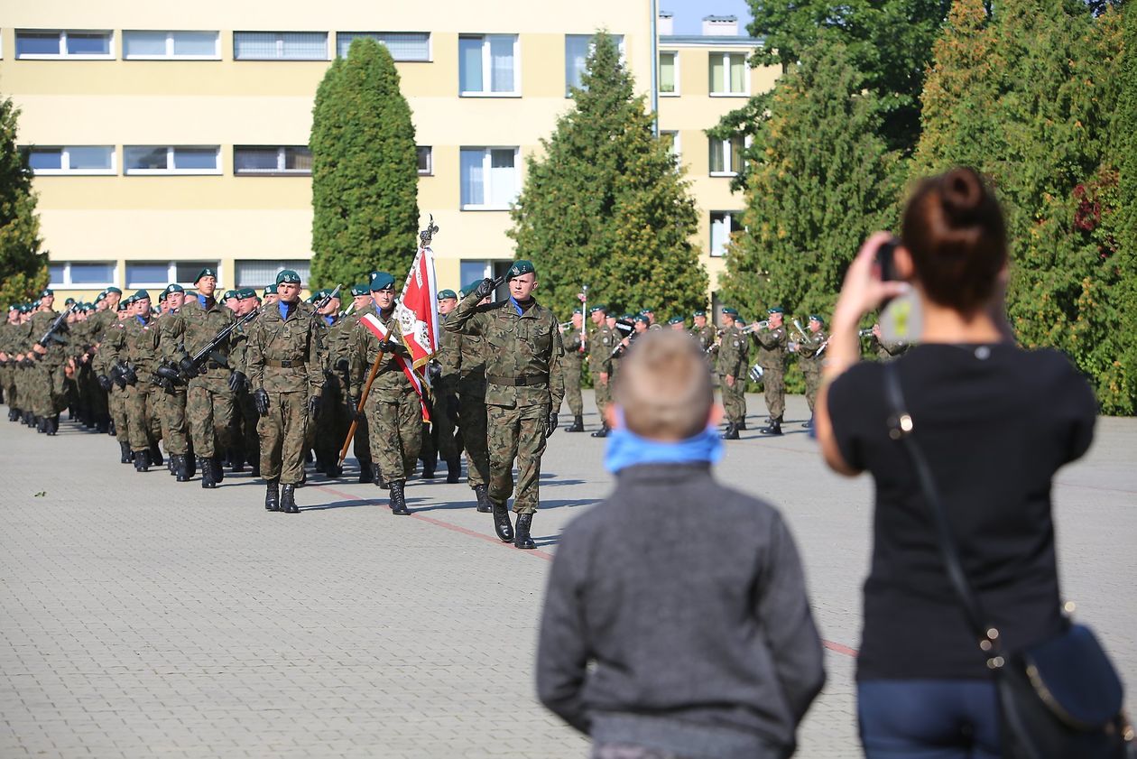  Przysięga wojskowa w 19. Lubelskiej Brygadzie Zmechanizowanej (zdjęcie 1) - Autor: Piotr Michalski