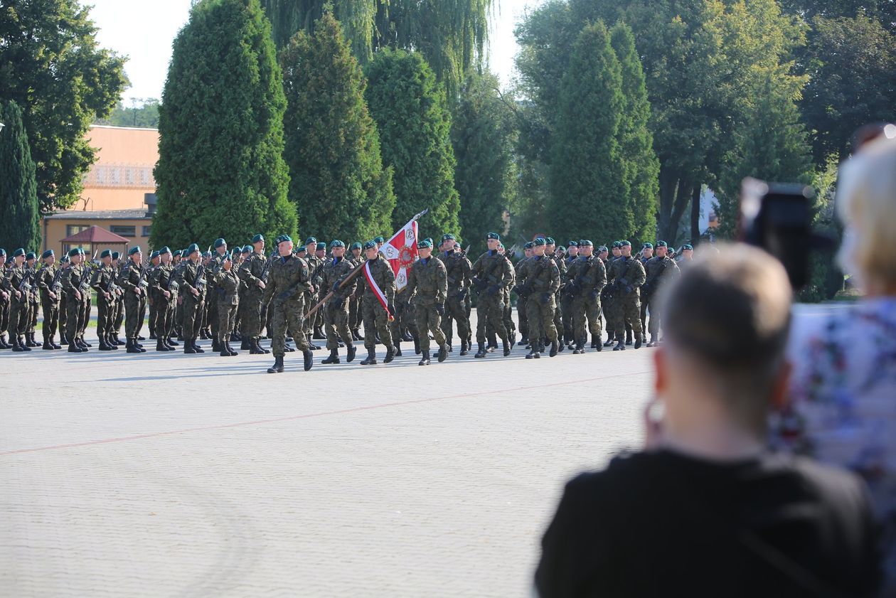  Przysięga wojskowa w 19. Lubelskiej Brygadzie Zmechanizowanej (zdjęcie 1) - Autor: Piotr Michalski