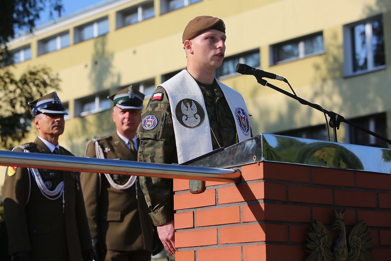  Przysięga wojskowa w 19. Lubelskiej Brygadzie Zmechanizowanej (zdjęcie 1) - Autor: Piotr Michalski
