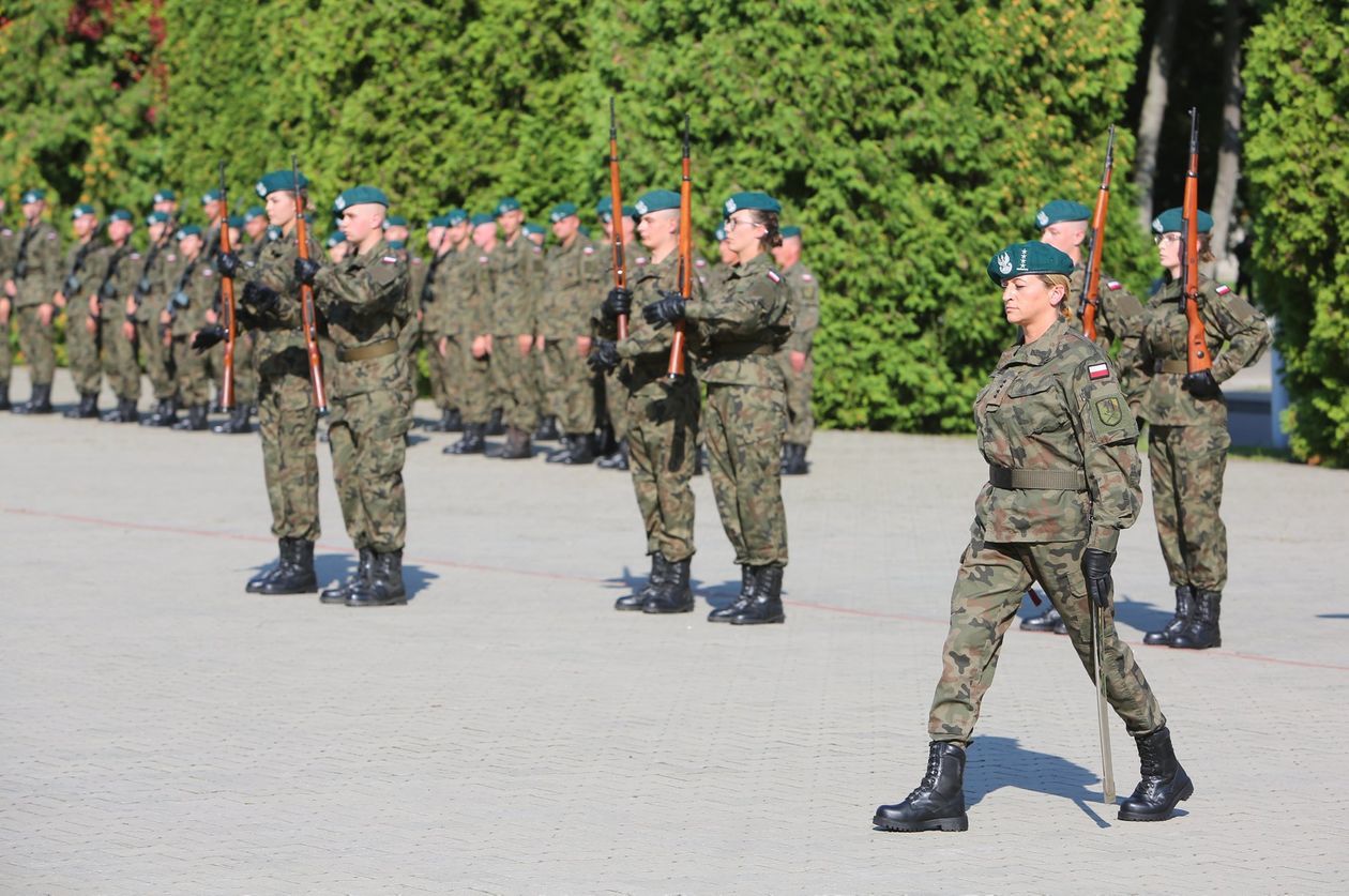  Przysięga wojskowa w 19. Lubelskiej Brygadzie Zmechanizowanej (zdjęcie 1) - Autor: Piotr Michalski