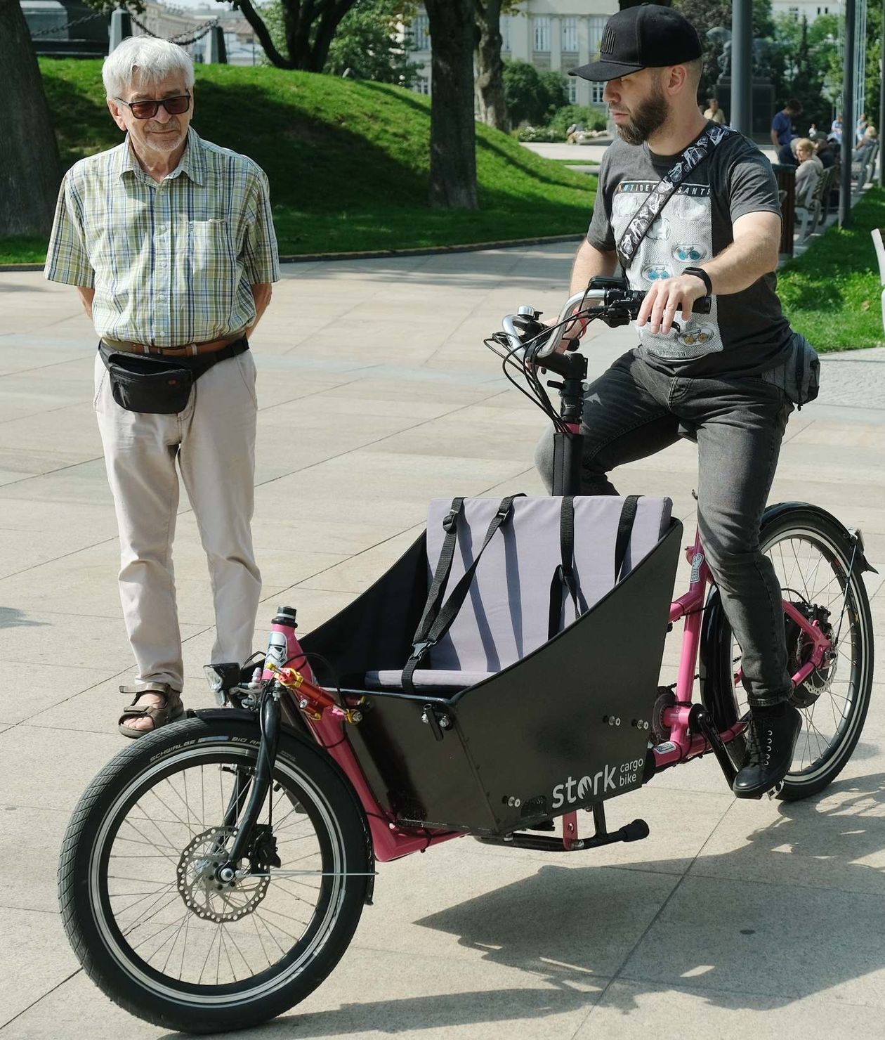  Pokaz rowerów cargo na placu Litewskim (zdjęcie 1) - Autor: Maciej Kaczanowski