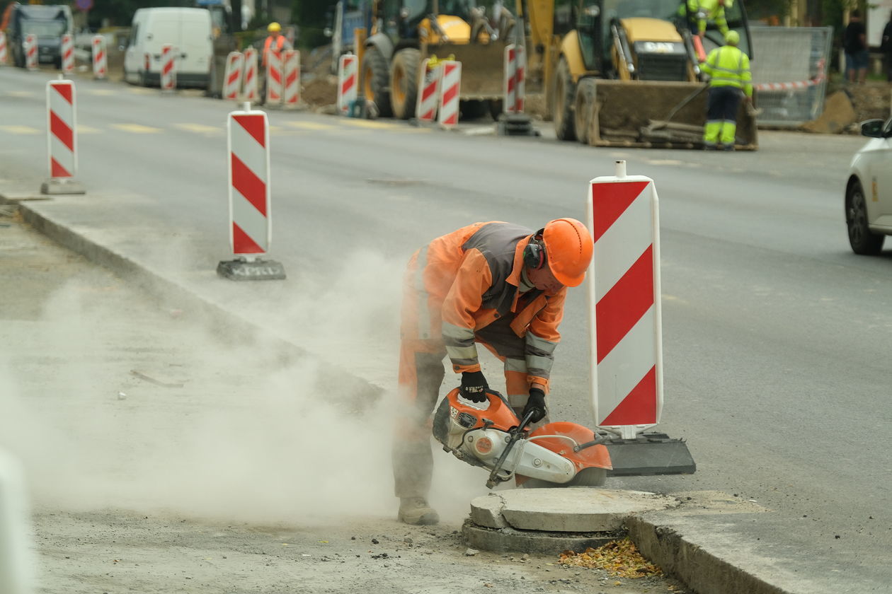  Przebudowa al. Racławickich wrzesień 2020 (zdjęcie 1) - Autor: Maciej Kaczanowski