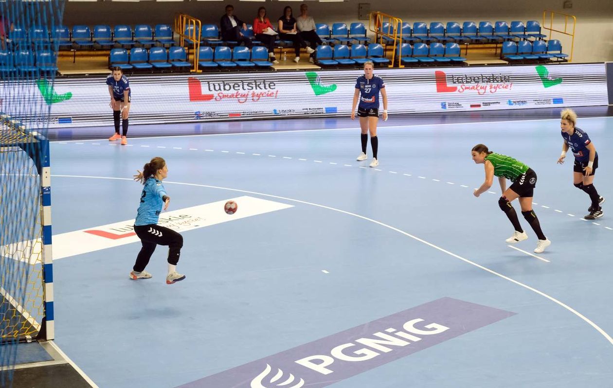  MKS Perła – Piotrcovia 28:26 (zdjęcie 1) - Autor: Maciej Kaczanowski