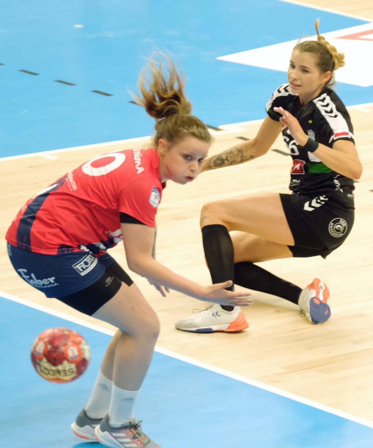  MKS Perła – Piotrcovia 28:26 (zdjęcie 1) - Autor: Maciej Kaczanowski