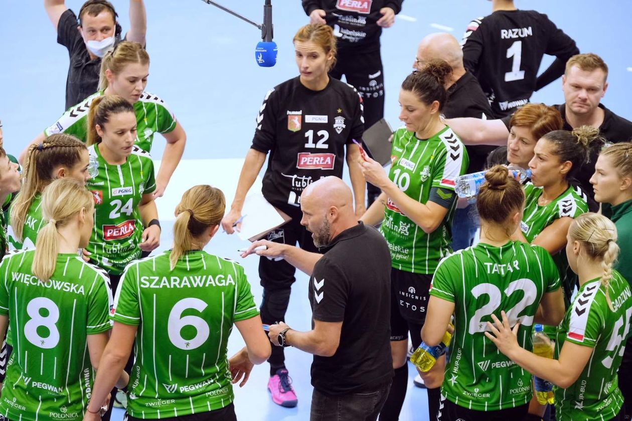  MKS Perła – Piotrcovia 28:26 (zdjęcie 1) - Autor: Maciej Kaczanowski