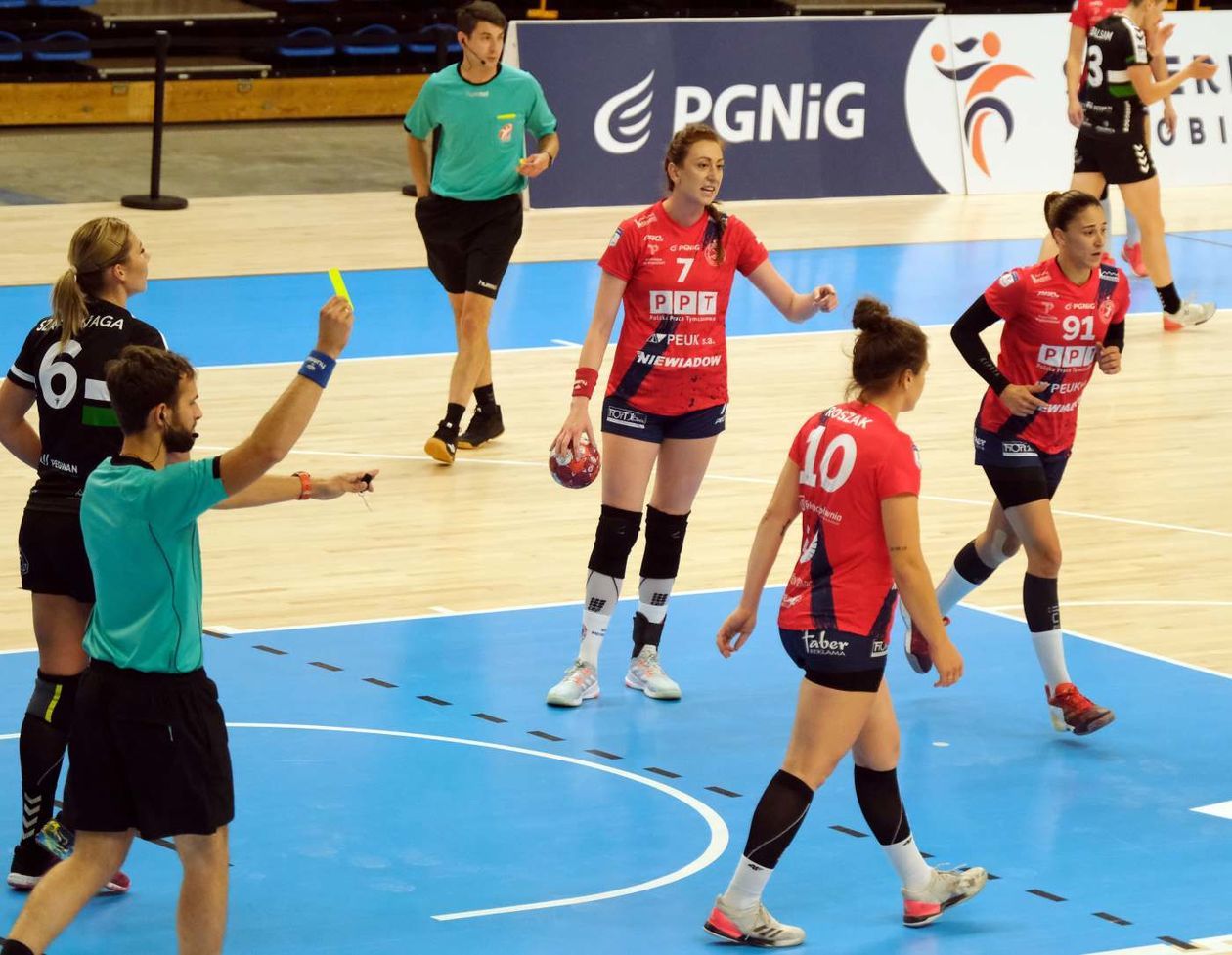  MKS Perła – Piotrcovia 28:26 (zdjęcie 1) - Autor: Maciej Kaczanowski
