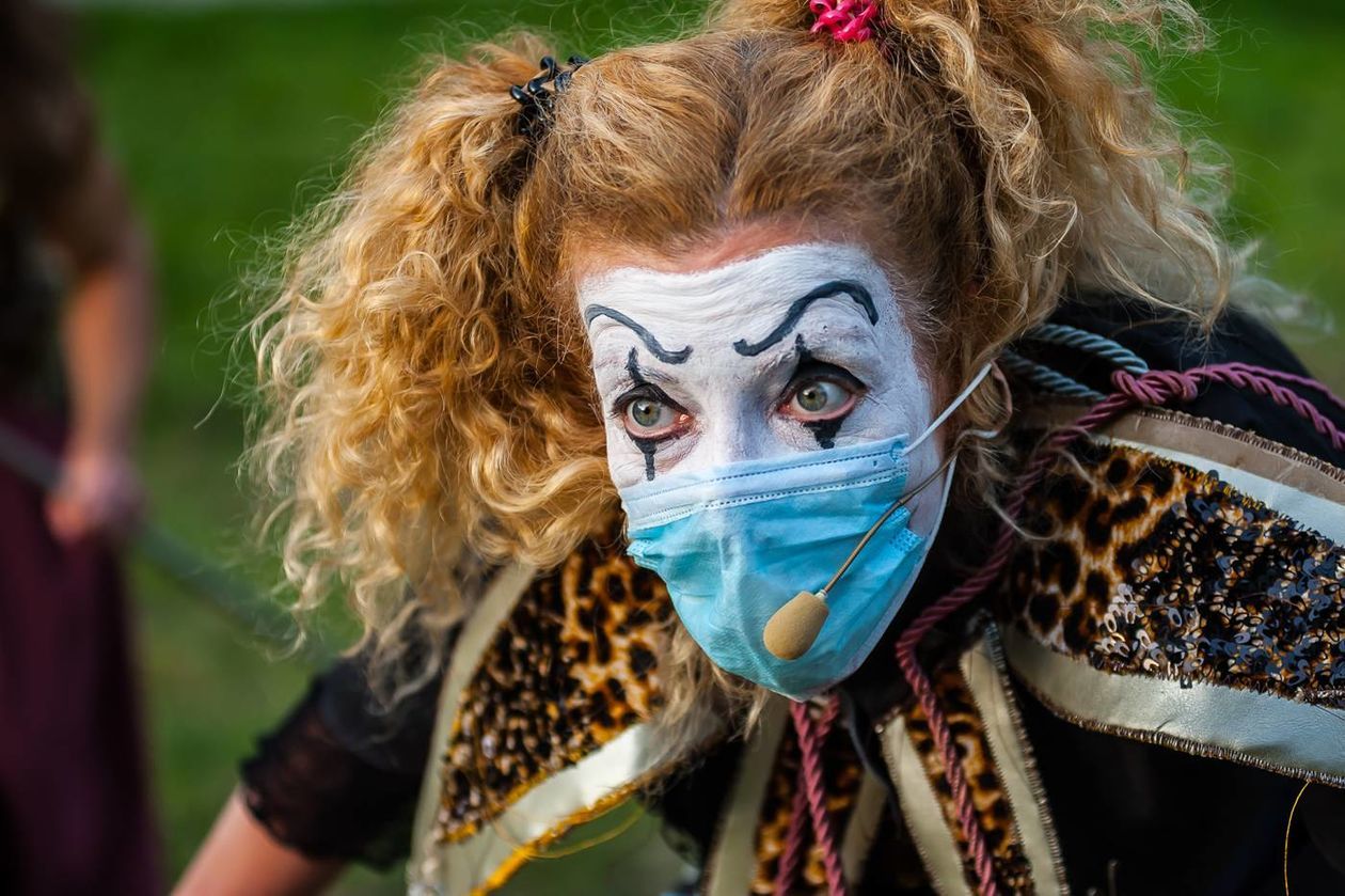  Carnaval Sztukmistrzów sobota: Prometeusz na błoniach, występy na ulicy  (zdjęcie 1) - Autor: Tomasz Tylus