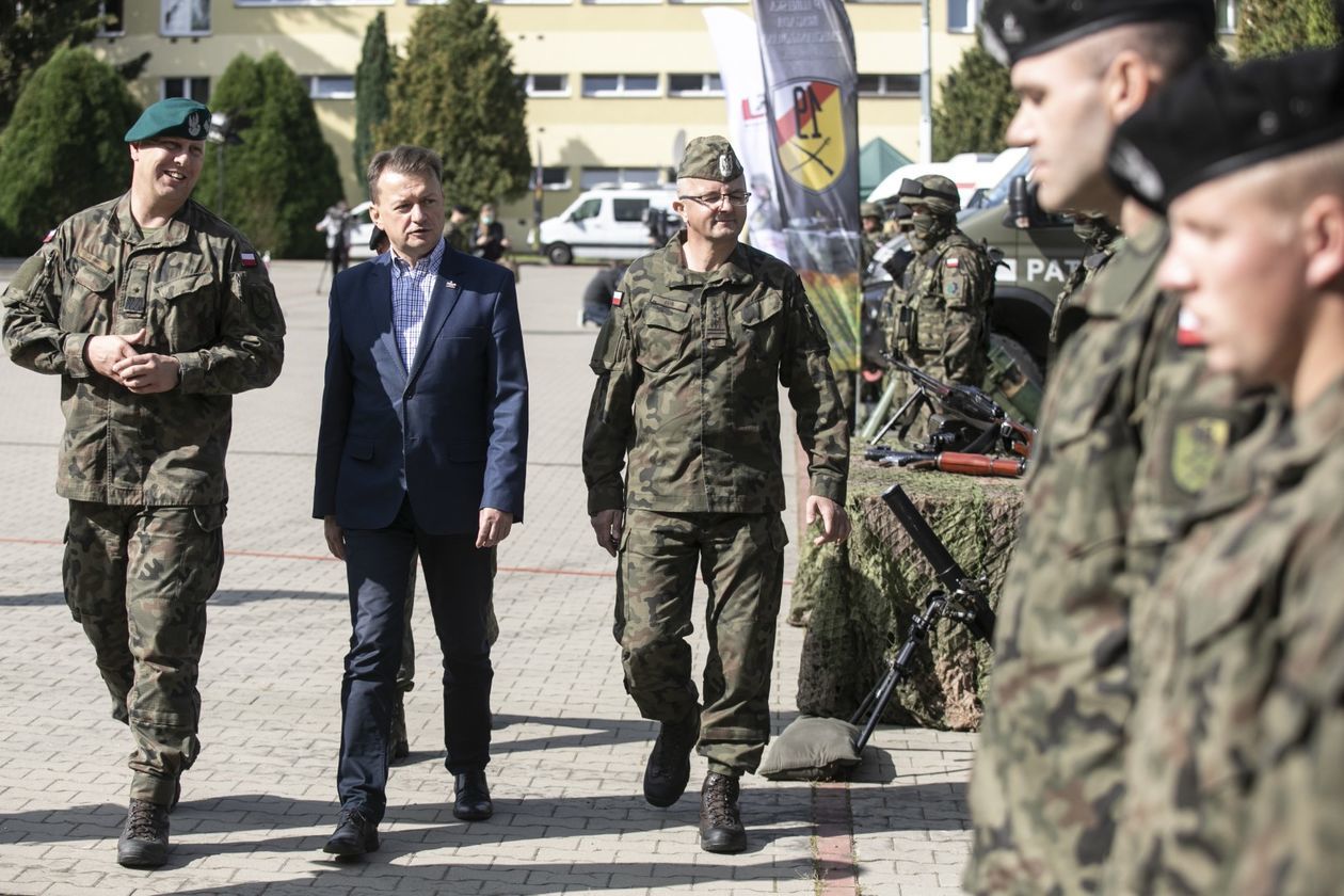  Szef MON w wojskowym ccentrum rekrutacji w Lublinie   - Autor: Jacek Szydłowski