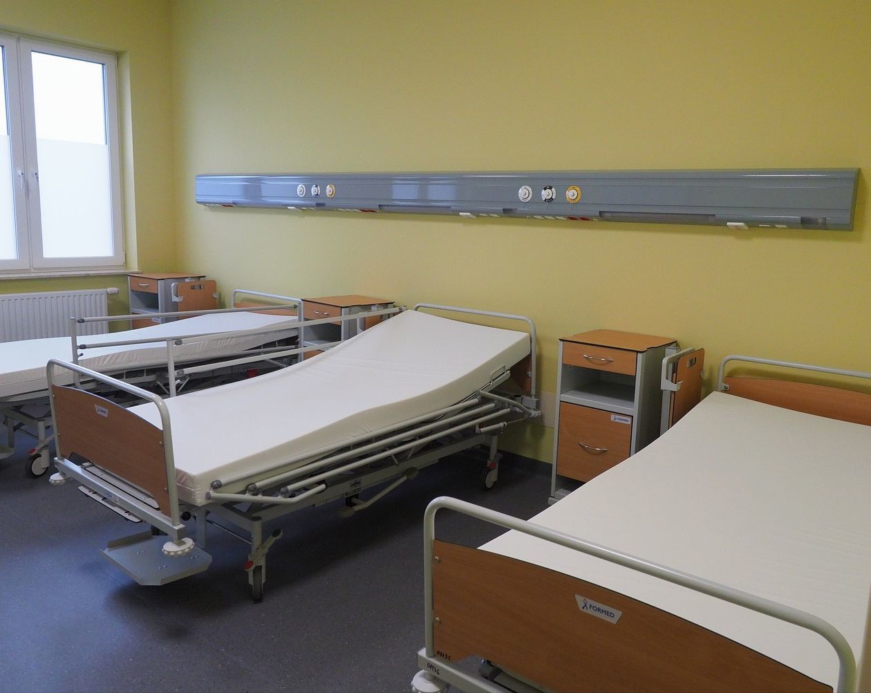  Otwarcie pawilonu szpitalnego Zakładu Opiekuńczo-Leczniczego Psychiatrycznego (zdjęcie 1) - Autor: Iwona Burdzanowska