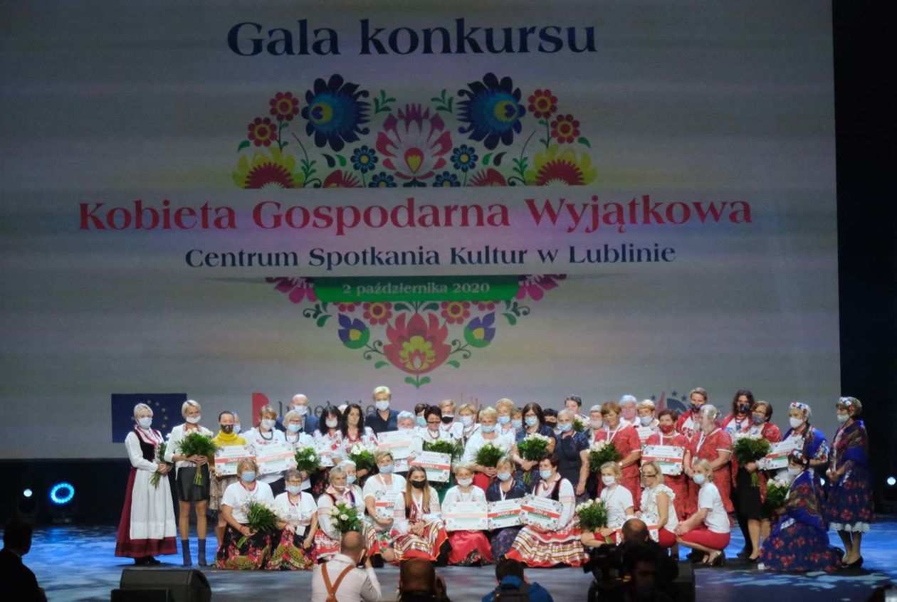  Gala finałowa konkursu Kobieta Gospodarna Wyjątkowa z udziałem Pierwszej Damy  (zdjęcie 1) - Autor: Maciej Kaczanowski