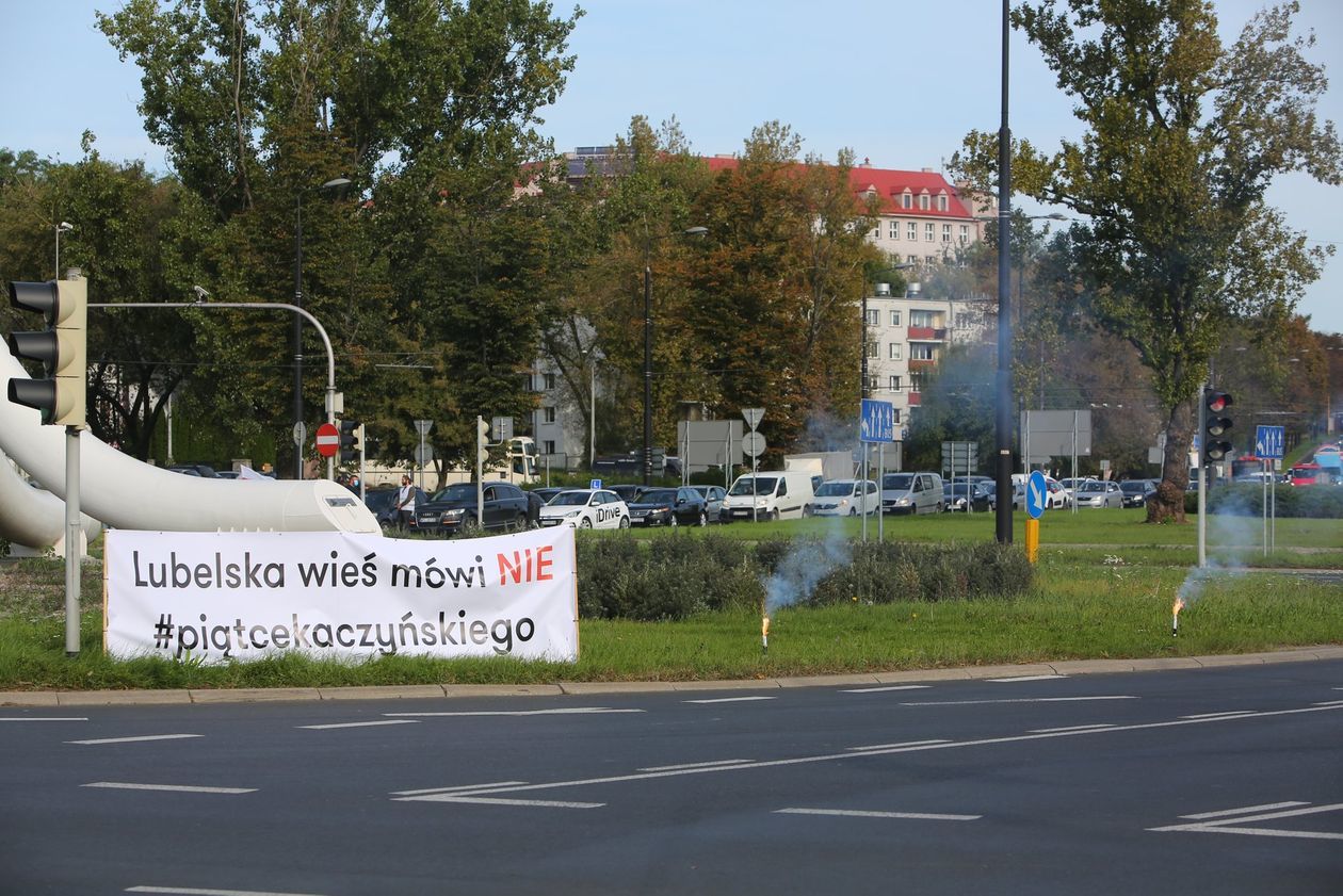  Protest rolników na Rondzie Dmowskiego (zdjęcie 1) - Autor: Piotr Michalski