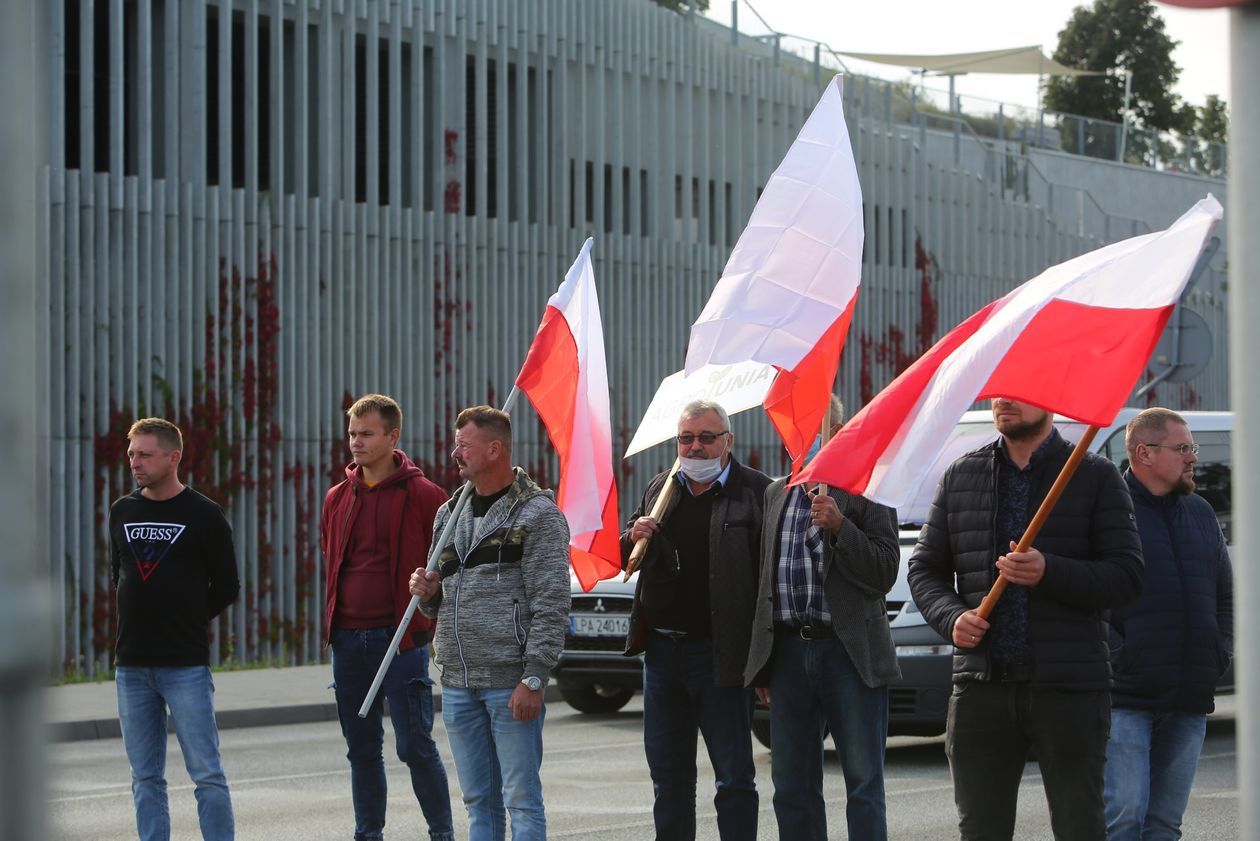  Protest rolników na Rondzie Dmowskiego (zdjęcie 1) - Autor: Piotr Michalski