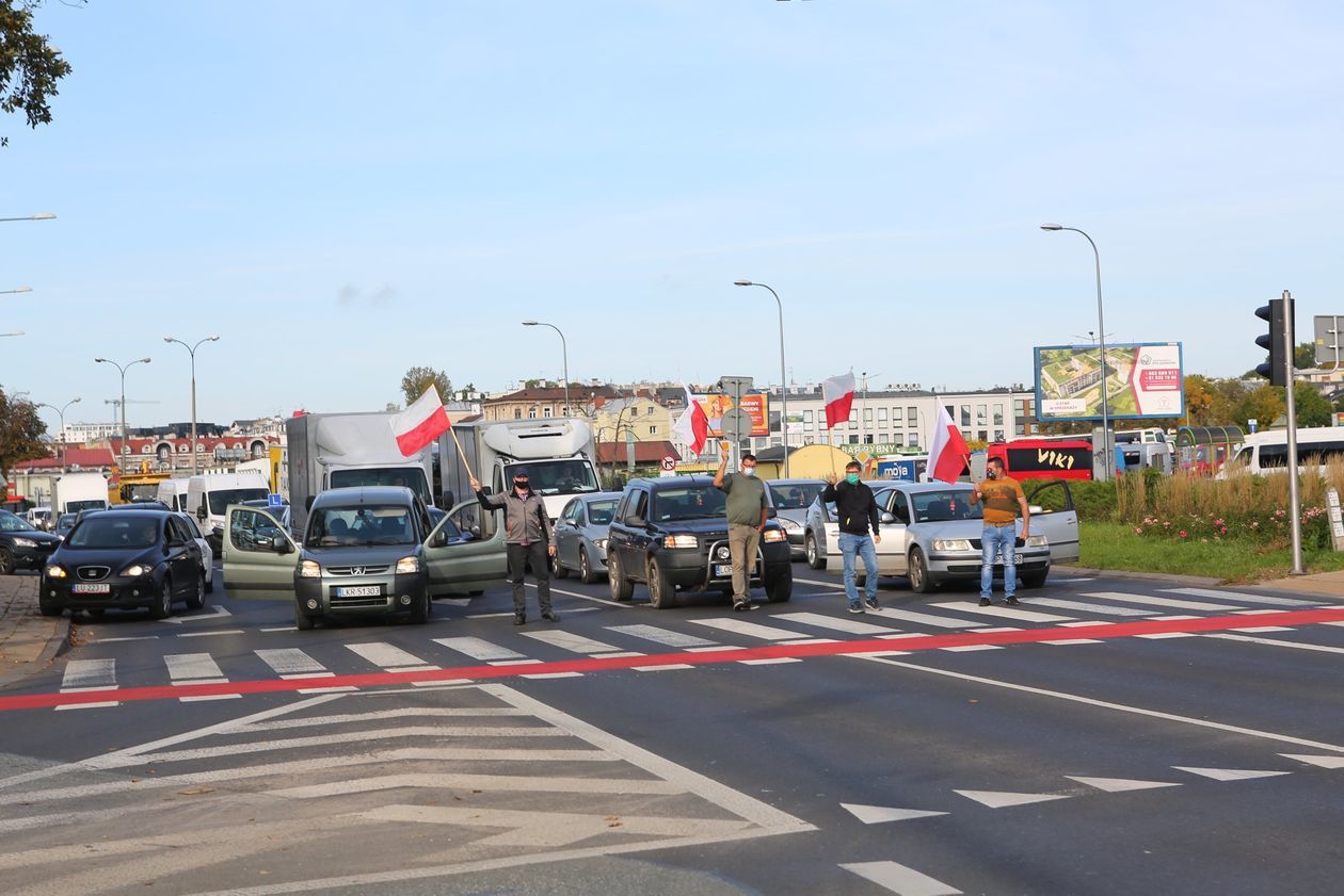  Protest rolników na Rondzie Dmowskiego (zdjęcie 1) - Autor: Piotr Michalski