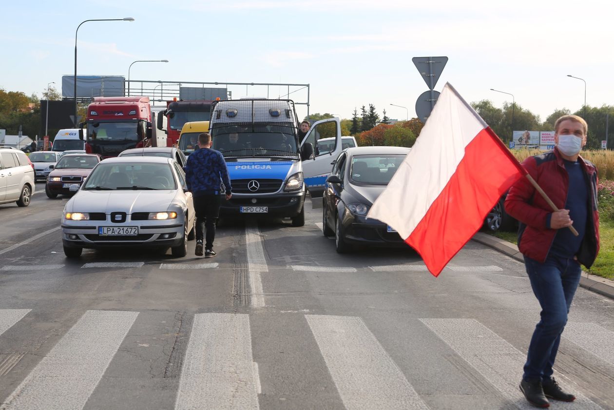  Protest rolników na Rondzie Dmowskiego (zdjęcie 1) - Autor: Piotr Michalski