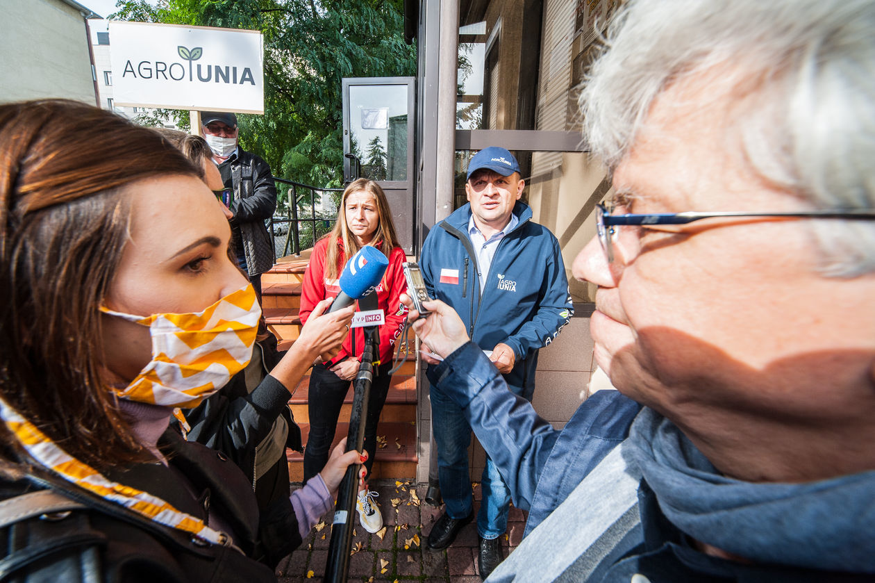  <p>Na pytania reporter&oacute;w odpowiadają Andrzej Waszczuk i Ewa G&oacute;rska, agrounia</p>