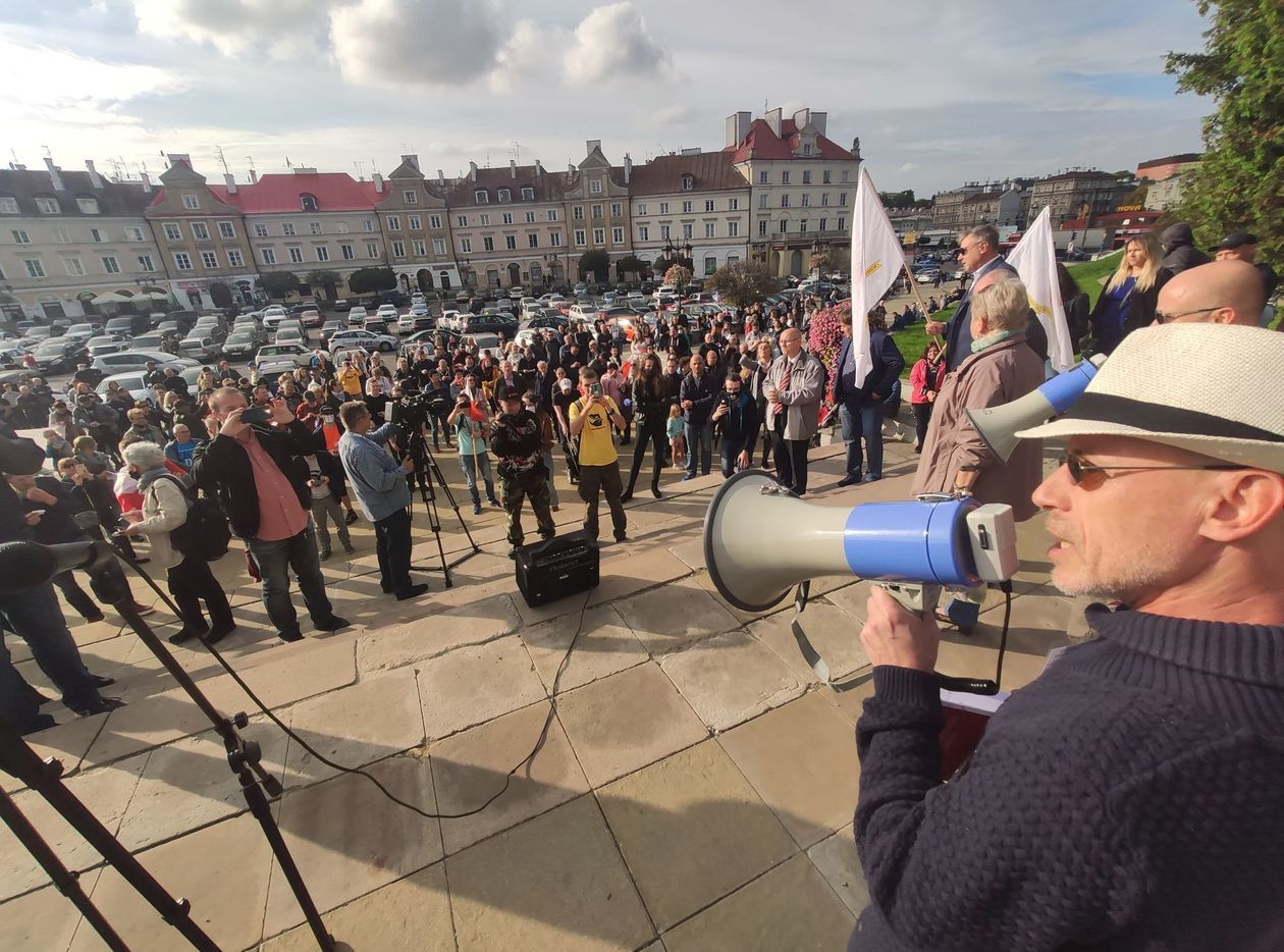  Nie wierzą w pandemię. Protest w Lublinie (zdjęcie 1) - Autor: Paweł Buczkowski