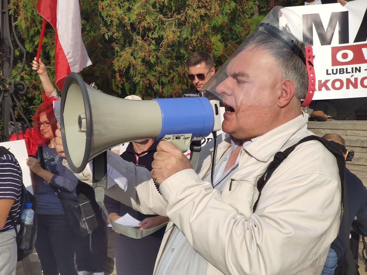  Nie wierzą w pandemię. Protest w Lublinie (zdjęcie 1) - Autor: Paweł Buczkowski