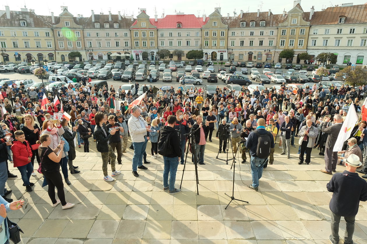  Nie wierzą w pandemię. Protest w Lublinie (zdjęcie 1) - Autor: Maciej Kaczanowski