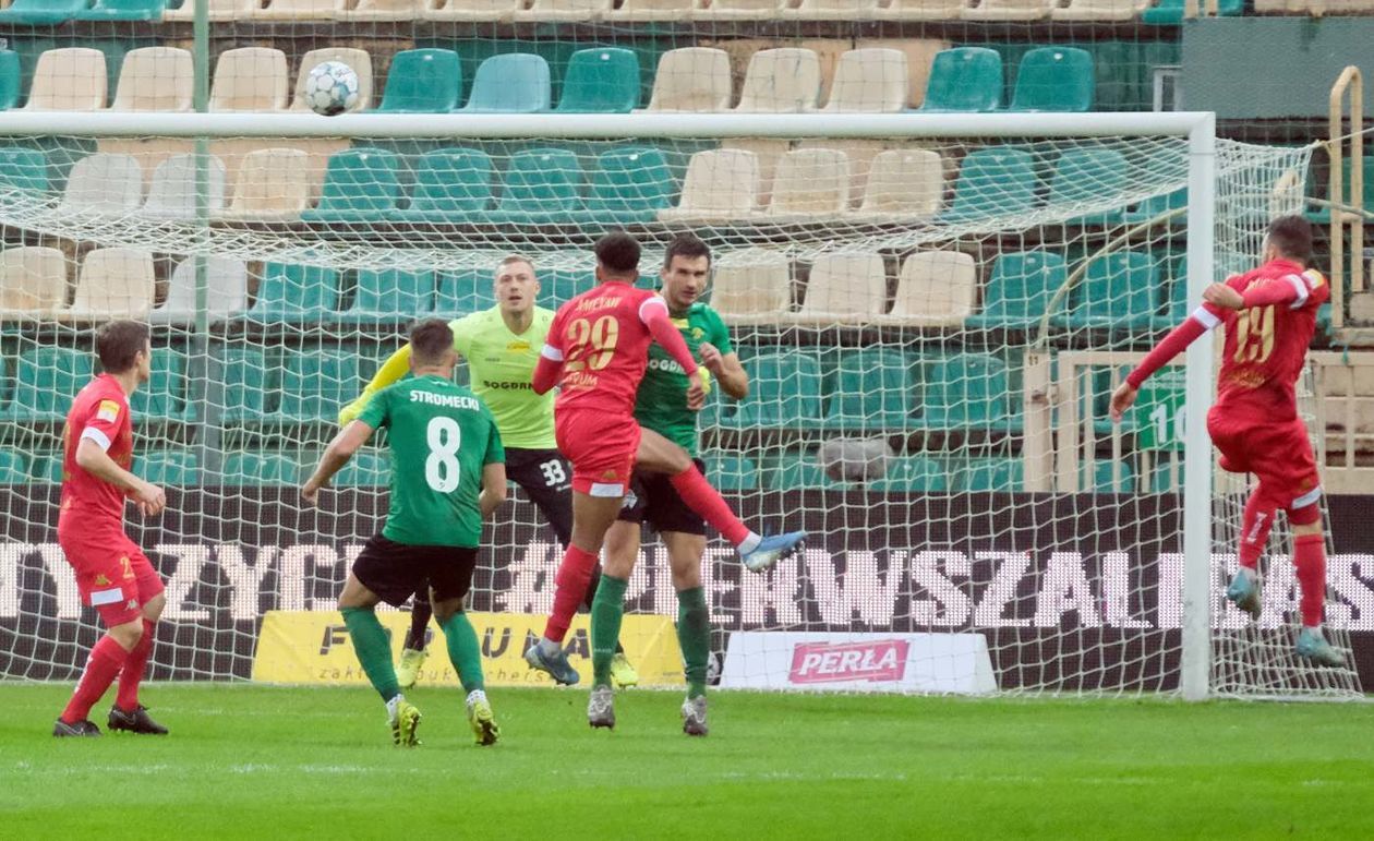  Górnik Łęczna - Widzew Łódź 0:0 (zdjęcie 1) - Autor: Maciej Kaczanowski