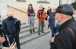 Protest pracowników branży gastronomicznej przed Lubelskim Urzędem Wojewódzkim  (zdjęcie 2)