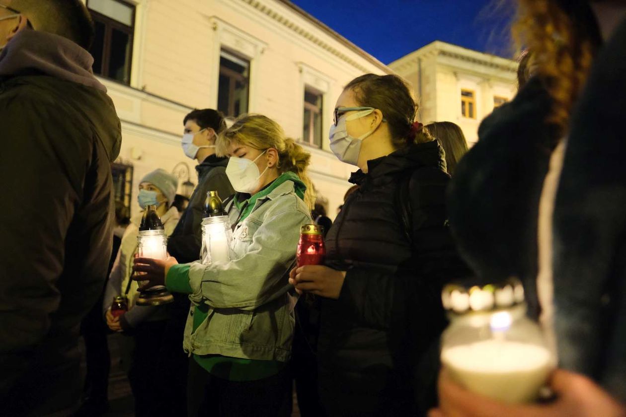  Pogrzeb Praw Kobiet pod biurami PiS w Lublinie (zdjęcie 1) - Autor: Maciej Kaczanowski